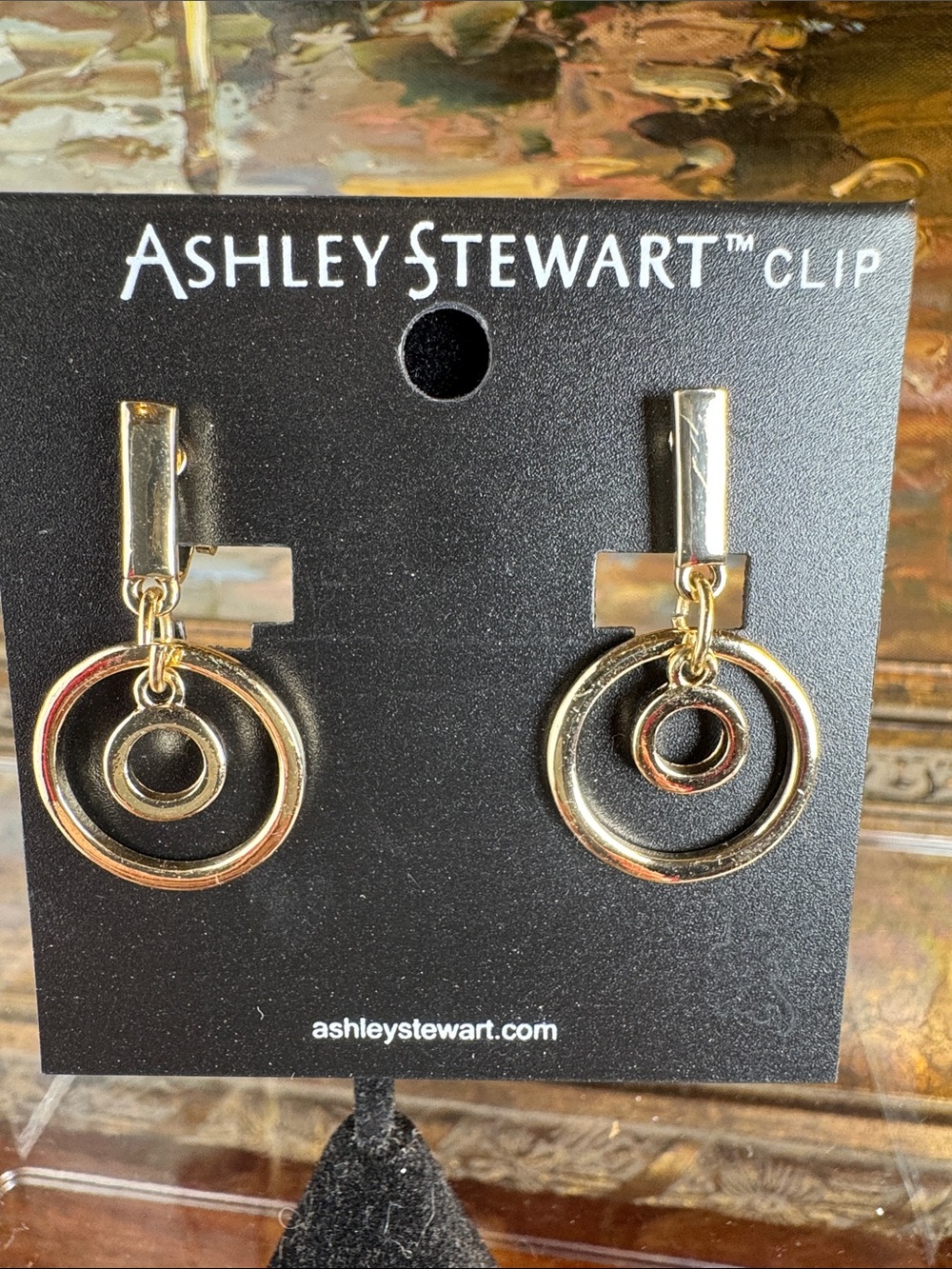 0723-Ashley Stewart Shiny Gold Linked Double-Ring Clip-On Earrings
